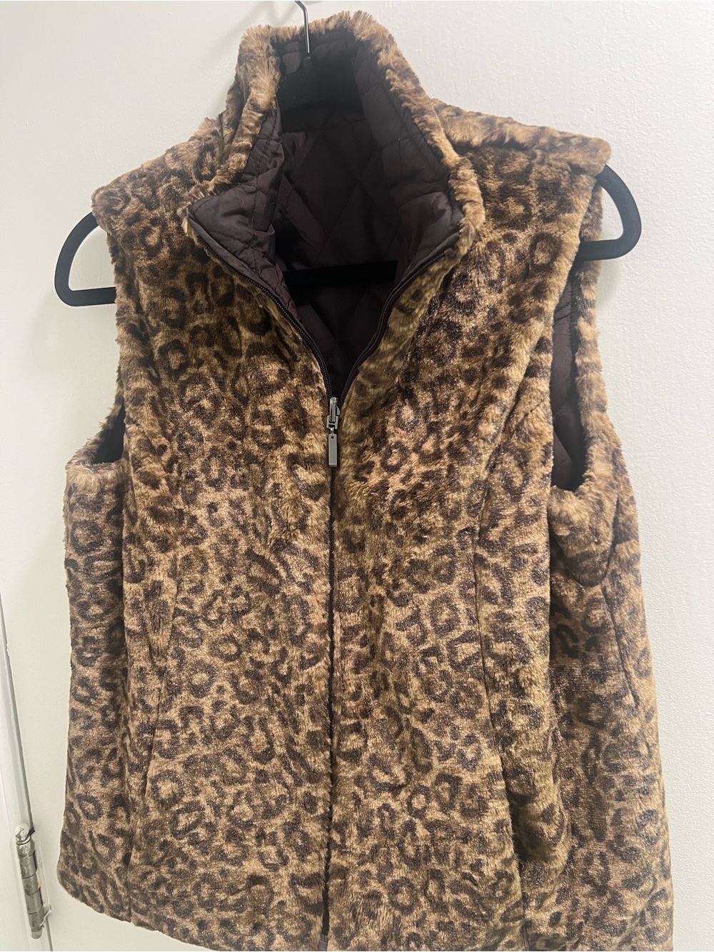 ReversibleLeopard-Print Faux Fur Vest - Brown